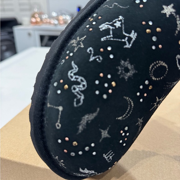 UGG Black Starry Night Boots sz 7 - Picture 4 of 5